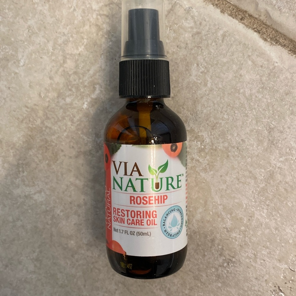 Via nature rose hip restoring skin care oil NWT